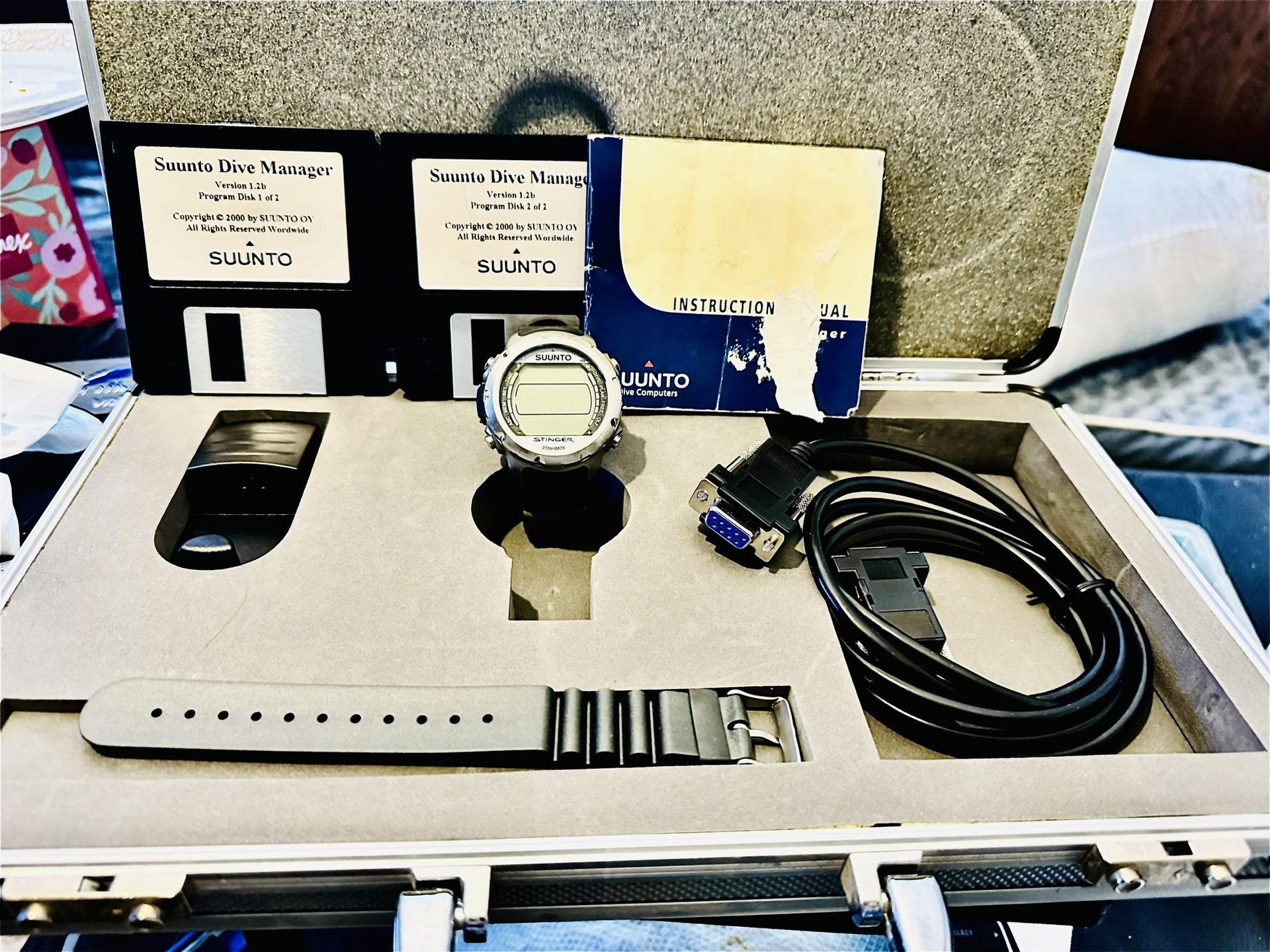 Suunto Stinger Scuba Diver Watch With Case And Assessories