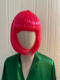 Women’s Short Straight Hot Pink Bob w/ Bangs Synthetic NWOT