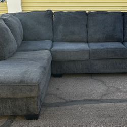 Gray 2-Piece Sectional with Chaise