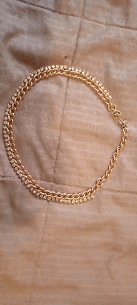 Vintage Gold And Crystal Necklace 