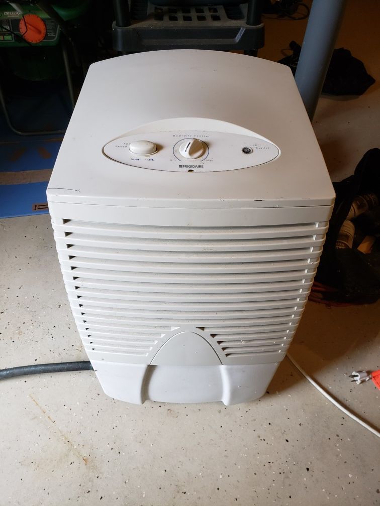 Frigidaire Dehumidifier 40 pint