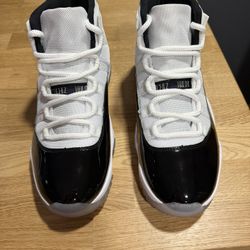 Air Jordan 11 Concord Size 9