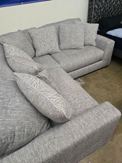 Ashley Furniture Regent Park 3pc Sectional