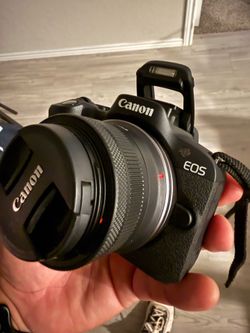 Canon EOS R50 Mirroless Camera