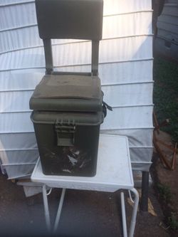 Hunting chair and case