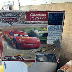 Carrera CAR62122 1/43 GO!!! Disney Cars Racing Set - Lightning McQueen vs. Chick Hicks