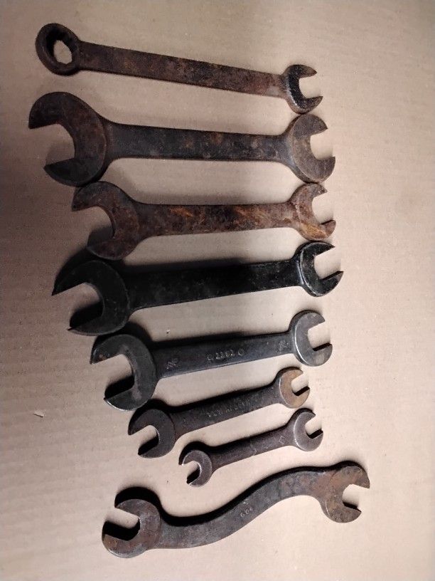 Old Rusted WRENCH Lot -- $12.00