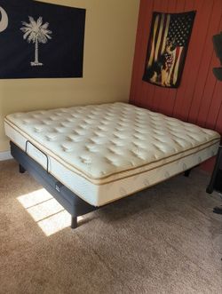 King Mattress - Saatva Classic 
