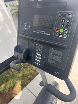 Life fitness recumbent bike excellent condition!