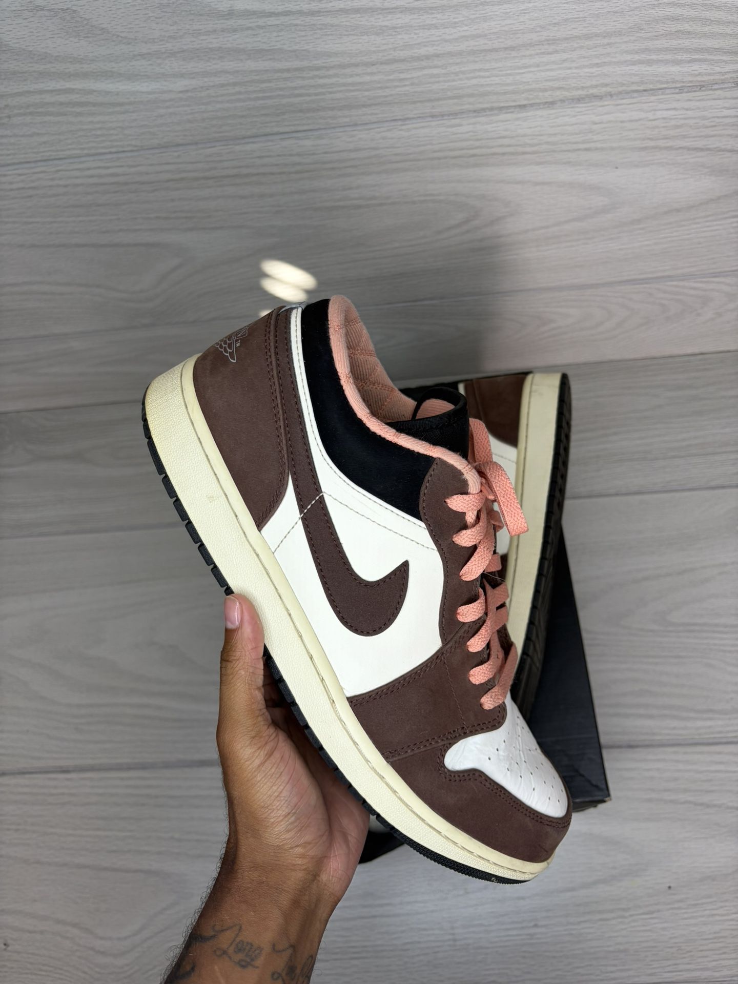 Jordan 1 Low Mocha