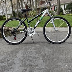 26” GT Timberline 21 Speed Mountain Bike Bicycle Pristine Like New MINT Condition