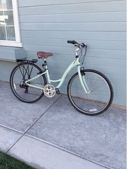 TREK 7000 HYBRID BIKE 700cc Wheels
