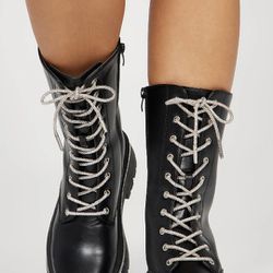  Black  Boots 