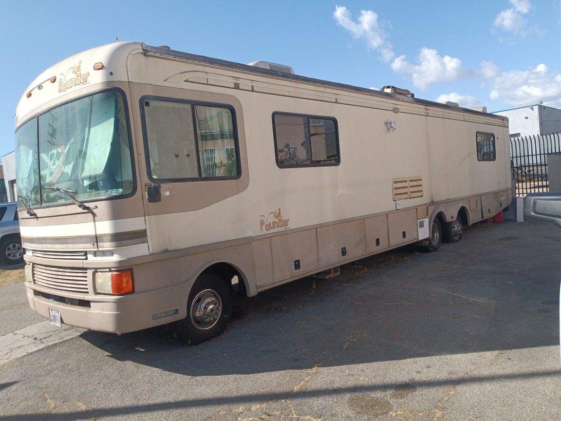 1997 Fleetwood Bounder