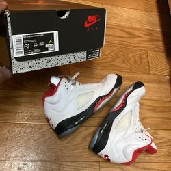 Jordan 5s Size  6.5y