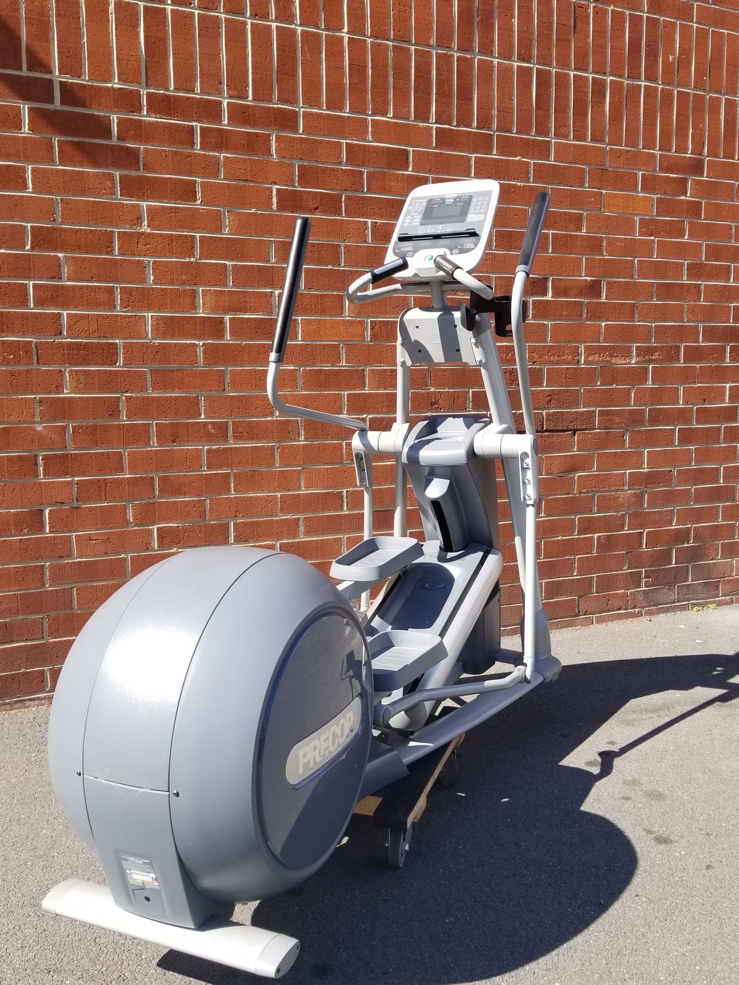 Precor EFX 576i Elliptical