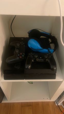 PS4 BLACK