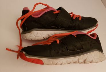 Girls Nike sneakers 4.5 black pink orange