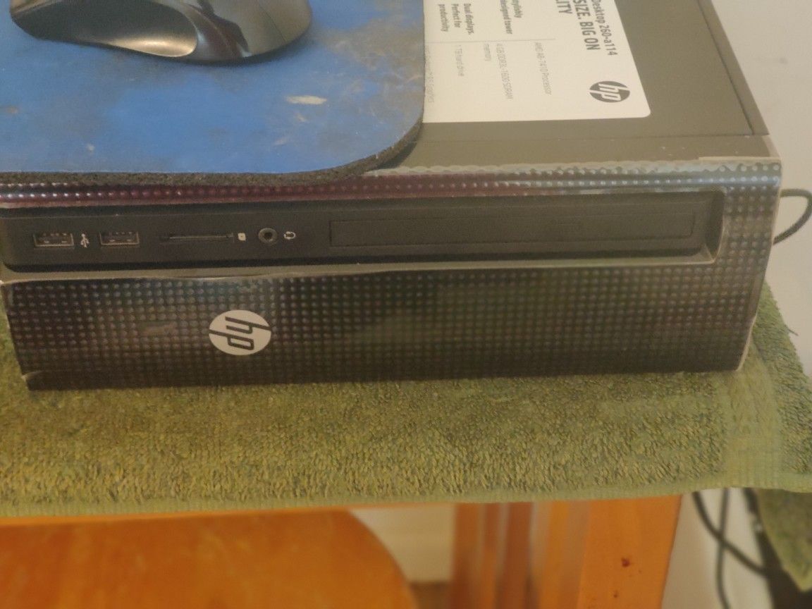 HP Slimline Desktop 260-a114