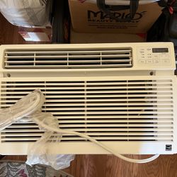 LG 12,000 BTU AC for Window 
