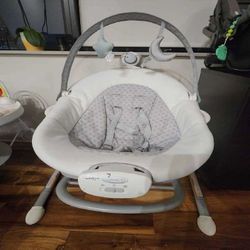 shoulder agreement Baby Cradle Swing – Gentle and Comfy for Your Infant’s Rest