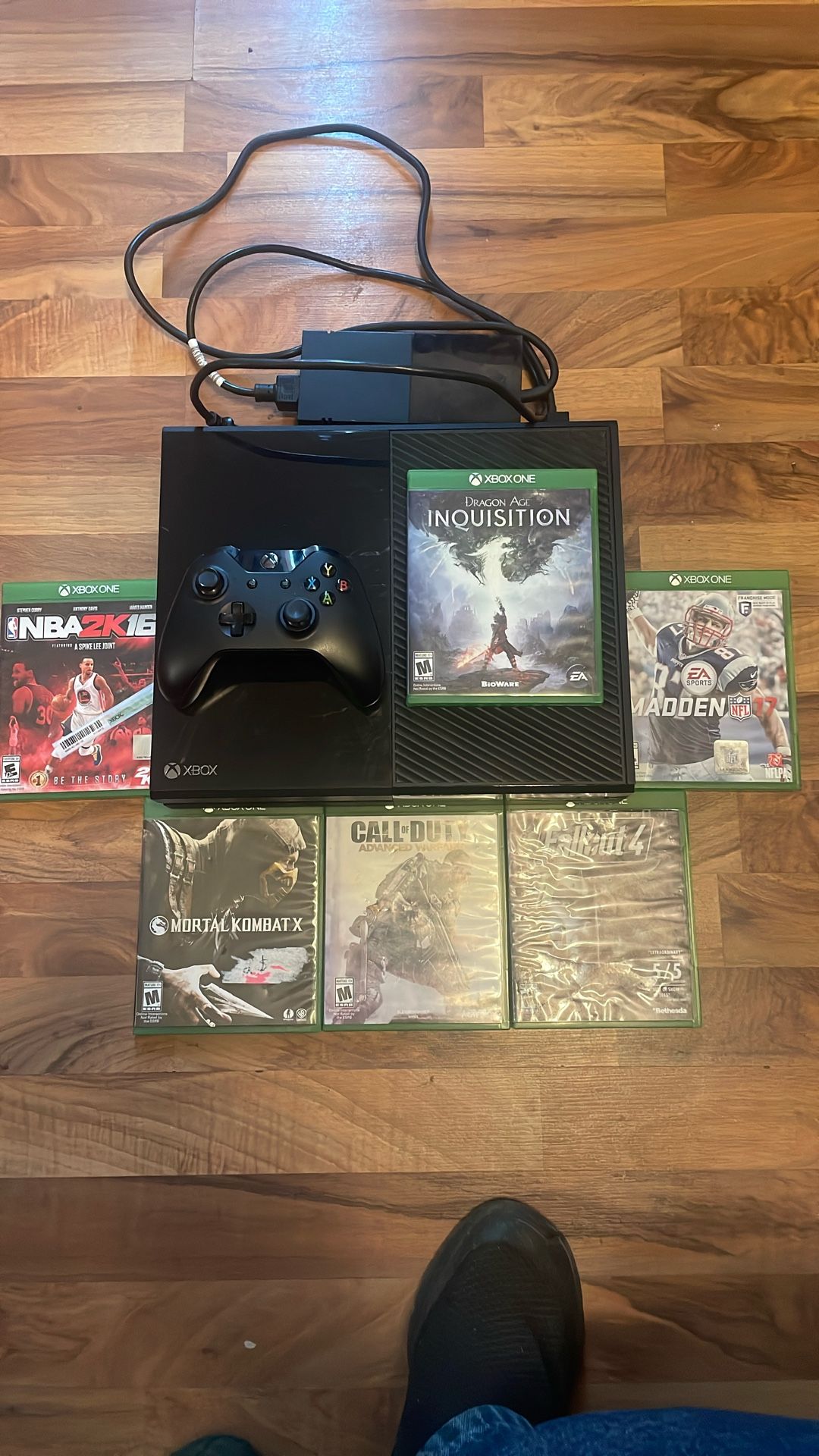 Xbox One Controller And Games 150.00 Works Great