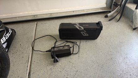 Eahora 48V 60Ah Battery + Charger