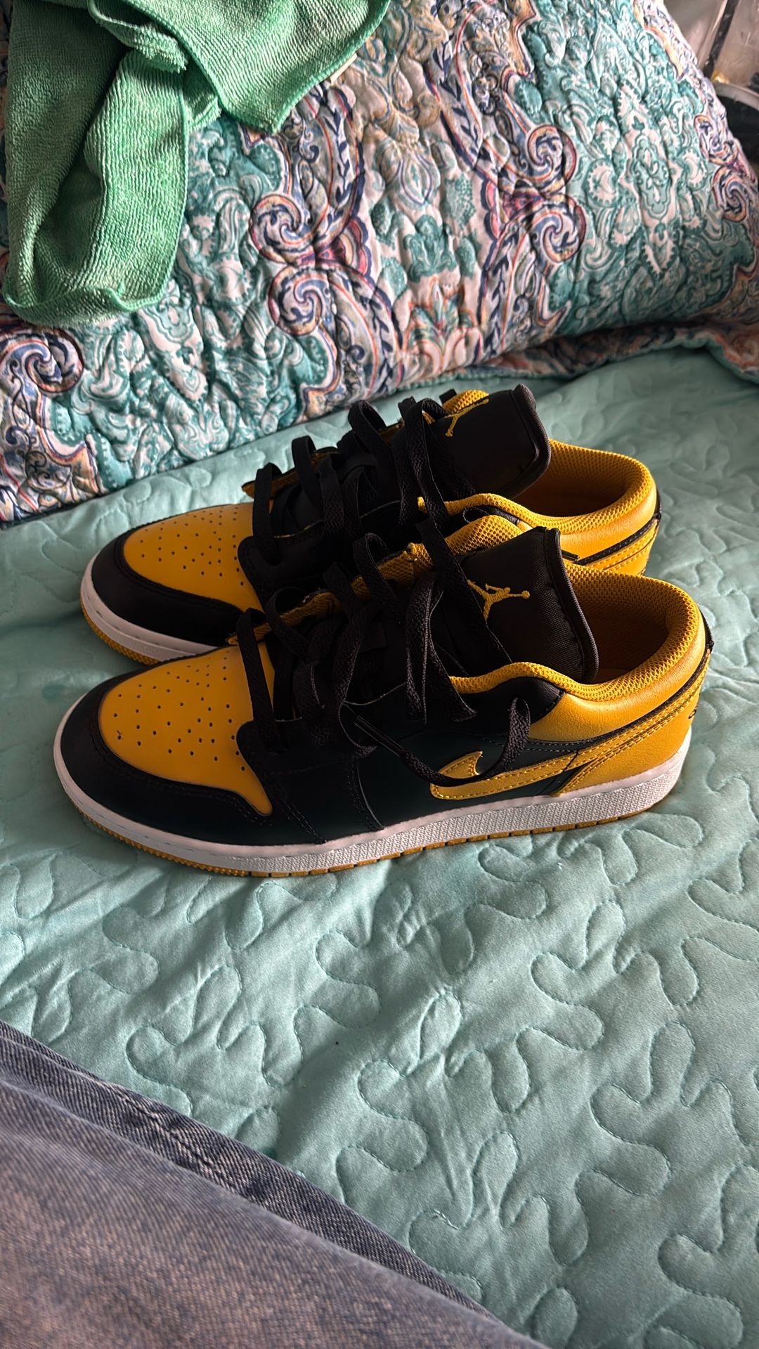 Air Jordan One Yellow Ochre (used)