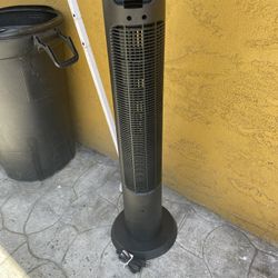 BEAUTIFUL TOWER FUN WORKS GREAT 