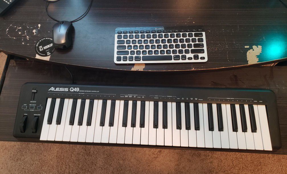 Alesis Q49 USB/MIDI Keyboard Controller