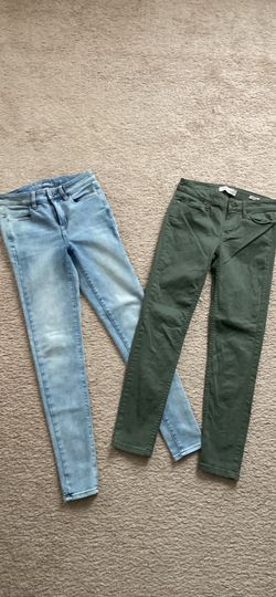 LIKE NEW Women’s American Eagle size 2 Jeans