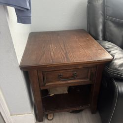 Side Tables And Middle Table That Pulls Up 