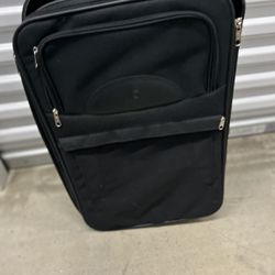 BLACK ATLANTIC LUGGAGE SUITCASE ON WHEELS 