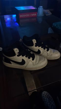 Nike High-Top Sneakers White and Black