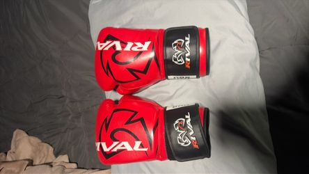 Rival boxing gloves