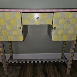 Child's Desk/vanity 