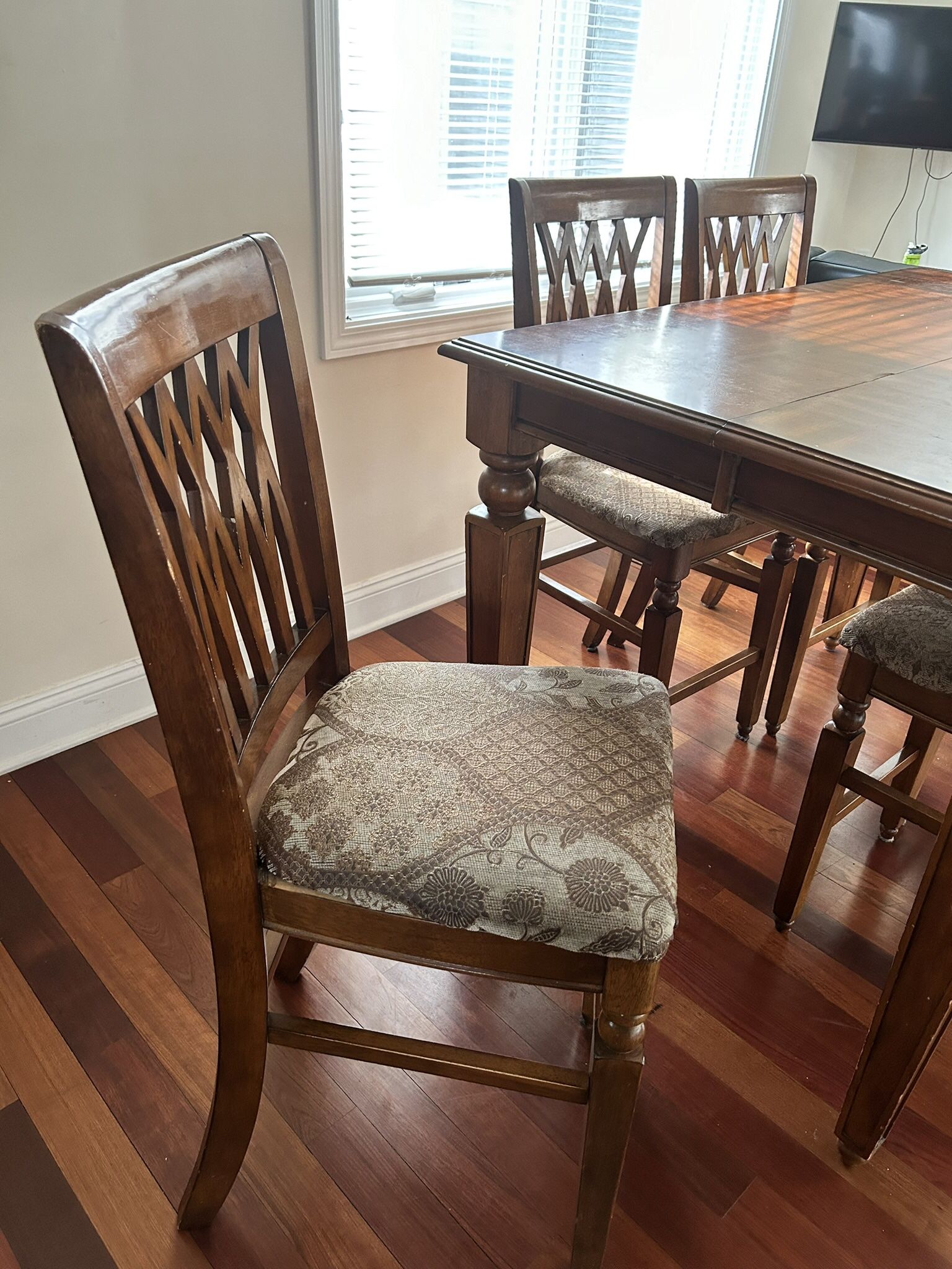 Dining Table With 6 Chairs