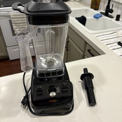 OMMO Blender - Excellent Condition!