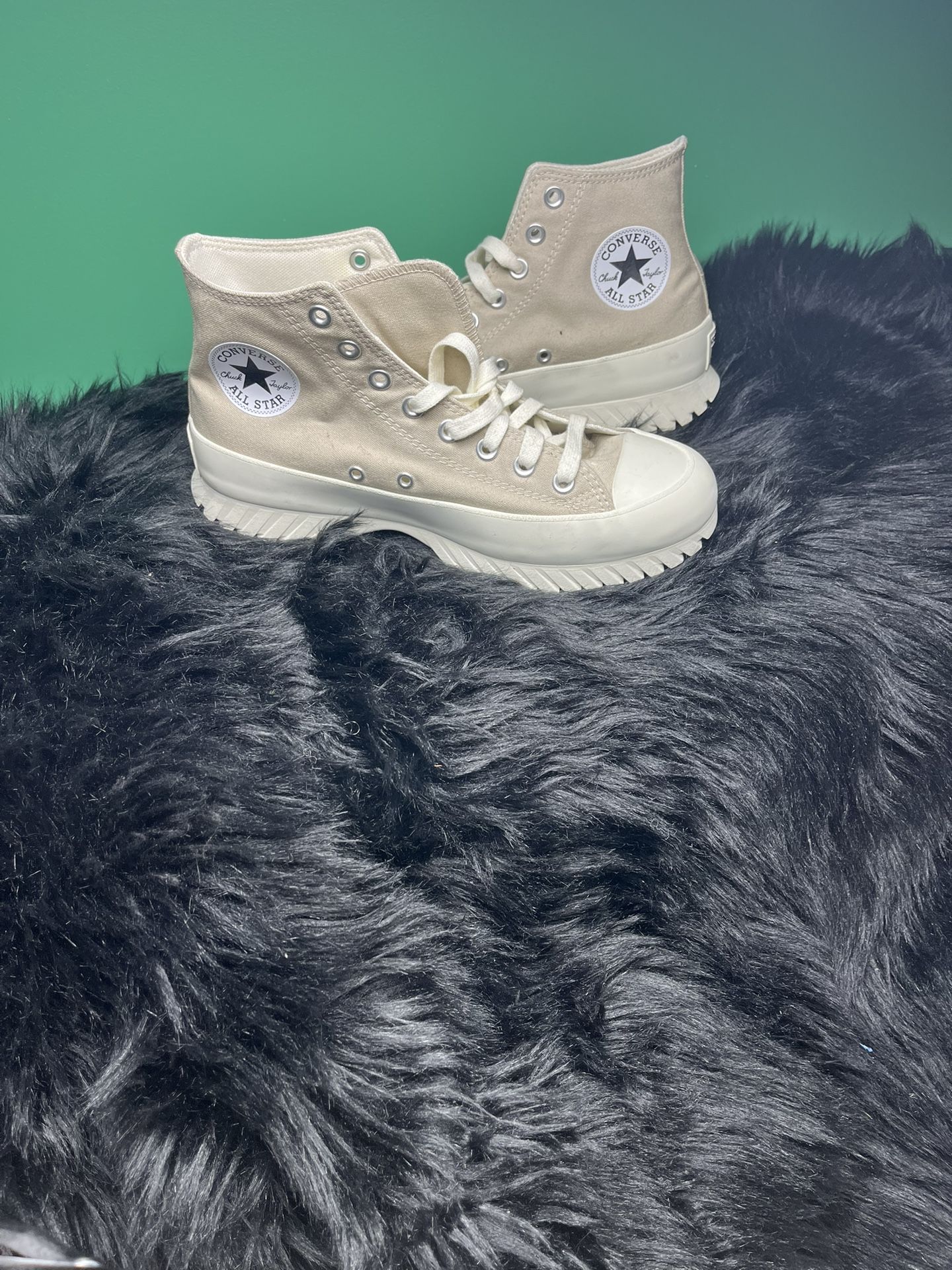 Converse Shoes / Unisex Men’s Size 8 Women’s 10