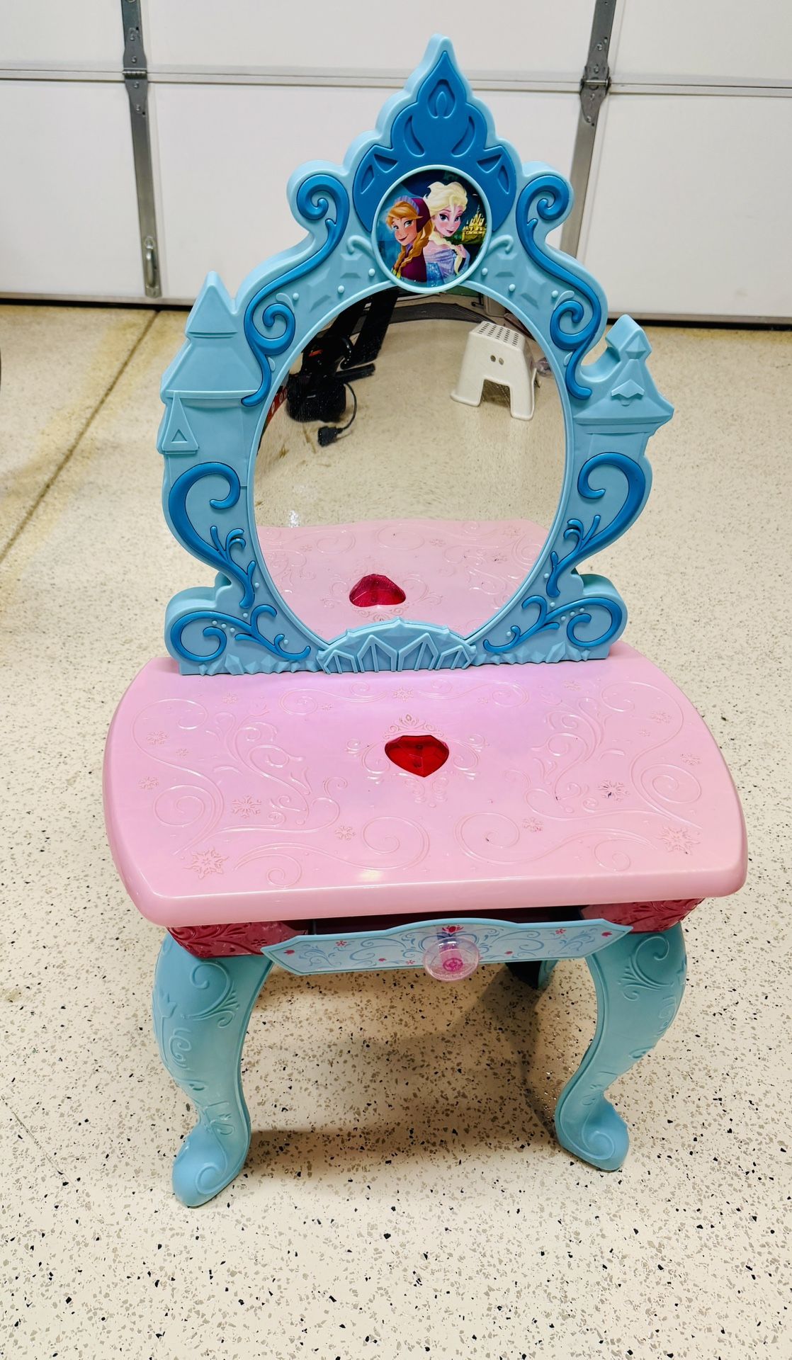Frozen Dressing Table 