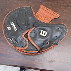 Wilson A2000 Catchers Glove 