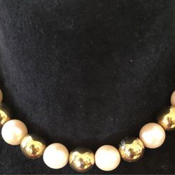 Glass Pearl Necklace 