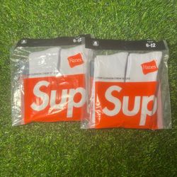 Supreme socks