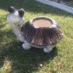 New Flower Pots Made Out Of Resin Perfect Gift For Any Occasion 