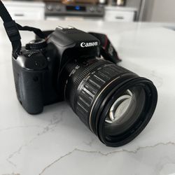 Canon T4i Rebel Camera w/ Lens + accessories