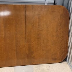 Ethan Allen Dining Room Tsble