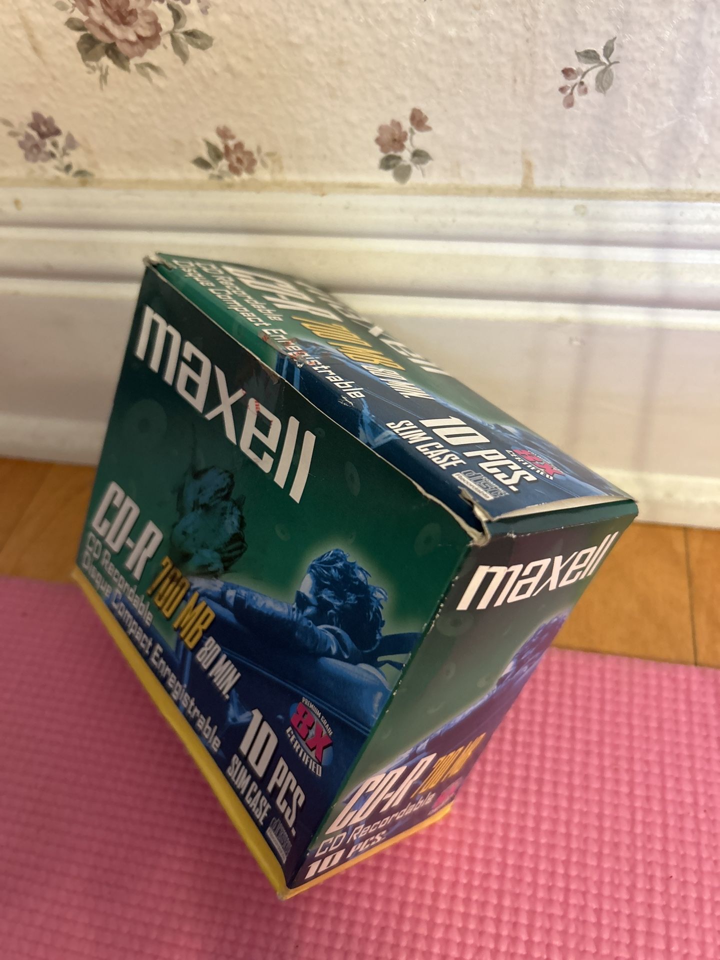 Maxell CD-R 10-Pack with Slim Cases - 700 MB / 80 Min