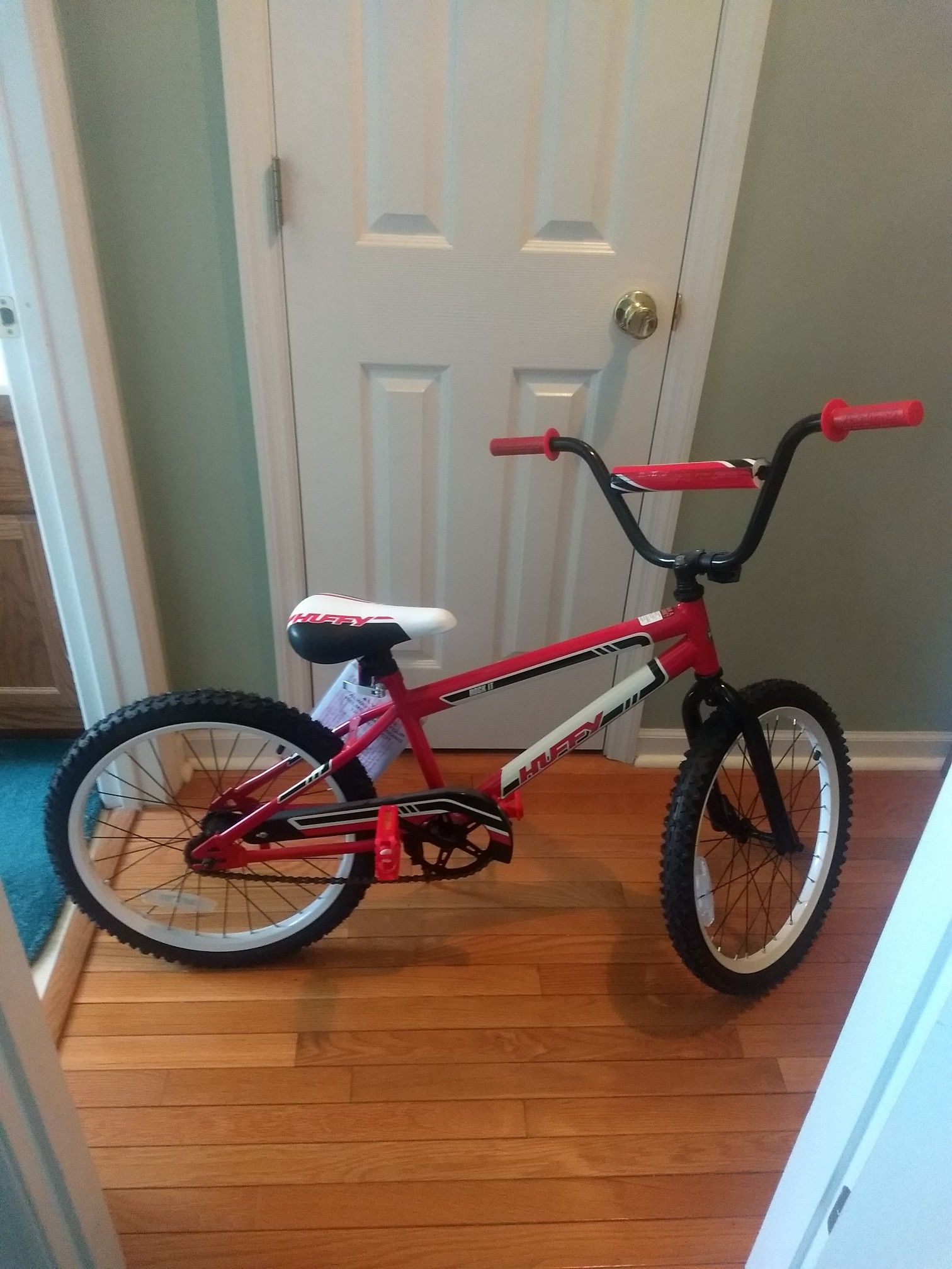 NEW! Boys 20" Huffy Bike