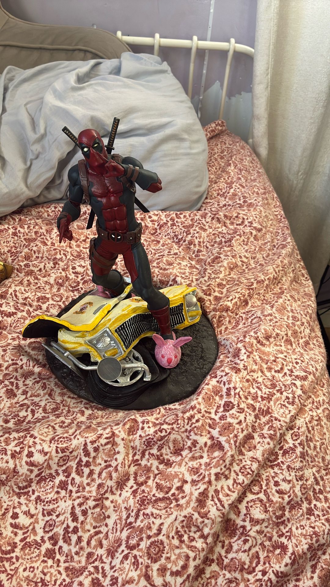 Deadpool Statue