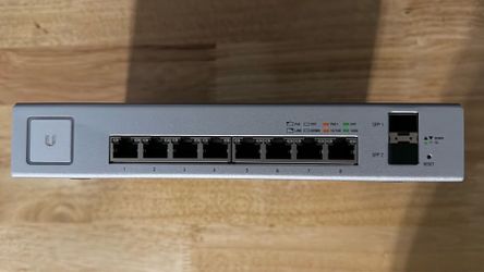 Ubiquiti UniFi Switch 8-150W (US-8-150W) – Managed PoE+ Switch
